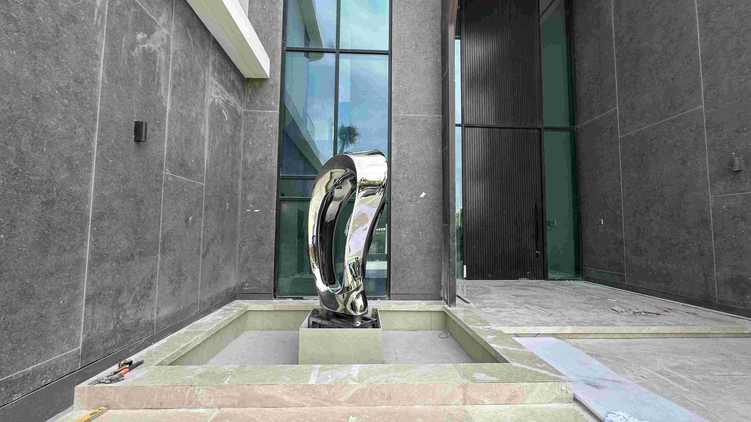 Metal-Sculpture-Dubai